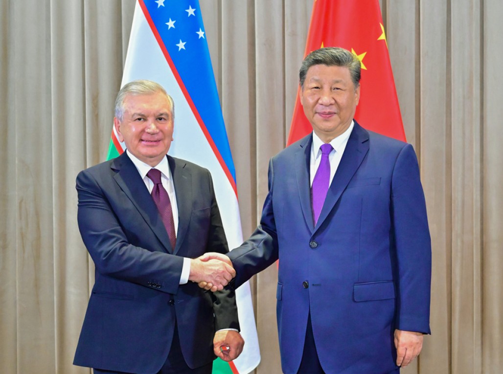 习近平会见乌兹别克斯坦总统米尔济约耶夫