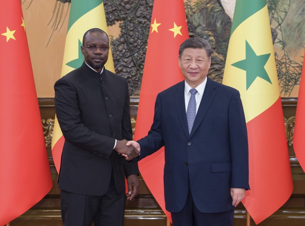 习近平会见塞内加尔总理松科