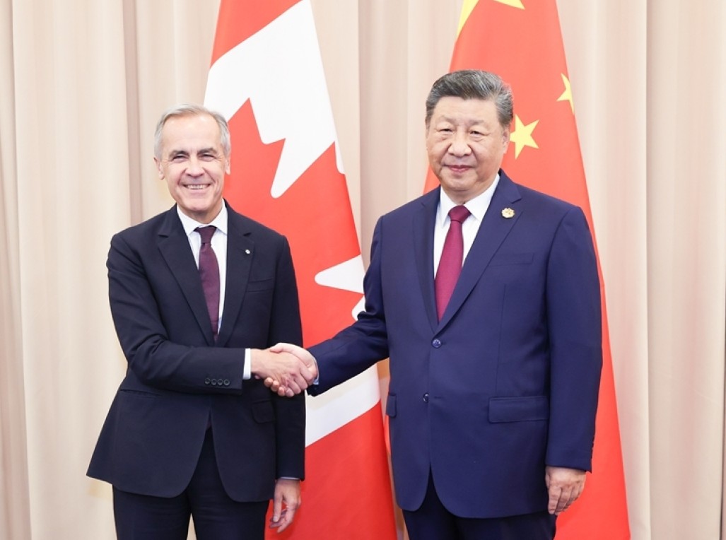 习近平会见加拿大总理卡尼