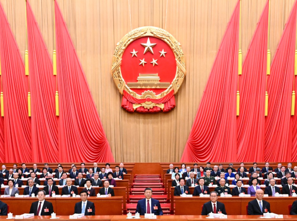 十四届全国人大四次会议开幕 习近平等在主席台就座