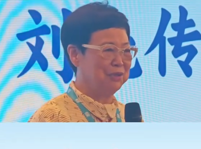 台北故宫博物院前院长冯明珠在第三届海峡两岸中华文化峰会四海文化论坛&ldquo;典籍见证&middot;文脉相连&mdash;&mdash;京陇台四库行&rdquo;主题宣介活动启动仪式上介绍《四库全书》典藏情况，期待京陇台《四库全书》一同展出