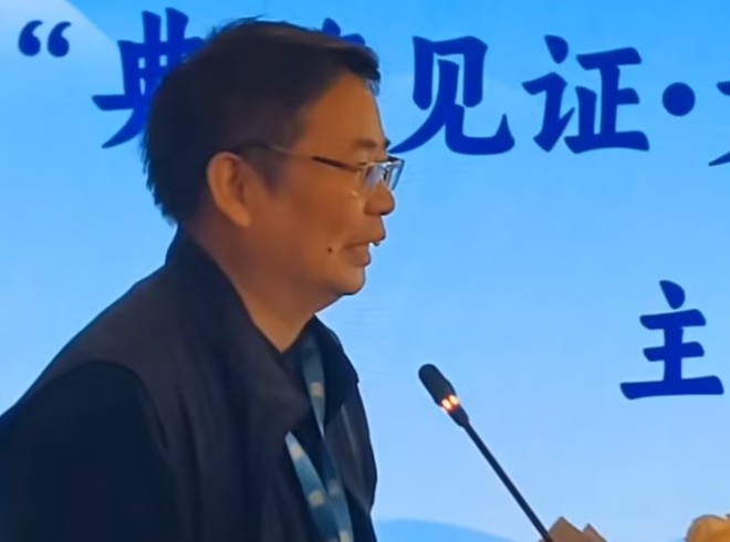 盛世修典，第三届海峡两岸中华文化峰会四海文化论坛开幕伊始，举行了&ldquo;典籍见证&middot;文脉相连&mdash;&mdash;京陇台四库行&rdquo;主题宣介活动启动仪式，以 《四库全书》这一中华文化瑰宝为纽带，深化北京、甘肃与台湾地区文化交流，增强中华民族共同体意识。在四库全书里看见优美的中国文化：富贵、华美、丰润、博厚、悠远、高明。#两岸交流#心灵契合#文化认同